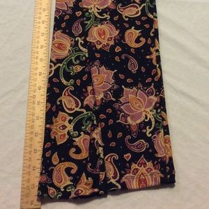 LuLaRoe Leggings Soft Floral over Black “One Sz”